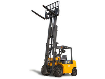 Heavy Duty Diesel Forklift Truck 3 Ton Counterbalanced Small Overall Dimension supplier