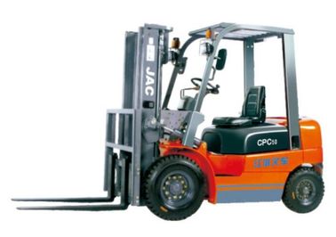 Durable Warehouse Lifting Equipment 5 Ton Diesel Forklift With Side Sliding Fork supplier
