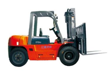 China Durable Warehouse Lifting Equipment 5 Ton Diesel Forklift With Side Sliding Fork factory