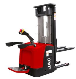 China People Standing On Electric Stacker Truck Lifting Height 2.5m - 5.6m factory